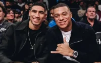 Achraf Hakimi et Kylian Mbappé accueillis en star par les Brooklyn Nets (vidéo)