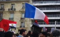 Les Marocains bientôt interdits d'arborer leur drapeau en France ?