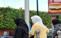 France : les mères voilées autorisées aux sorties d'écoles