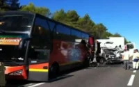 Un bus en provenance du Maroc percuté par un poids lourd en France