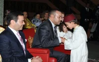 Le Roi Mohammed VI offre une voiture au prince Moulay Hassan