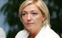Marine Le Pen s'attaque encore une fois à la double nationalité
