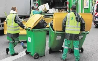 Des entreprises marocaines fourniront le prochain uniforme des éboueurs de Paris