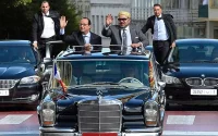 Hollande parle du chantage au roi Mohammed VI et de la décoration de Hammouchi
