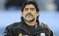 Diego Maradona joue un match au Maroc en novembre