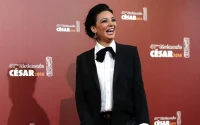 Loubna Abidar en smoking aux César (photos et vidéo)
