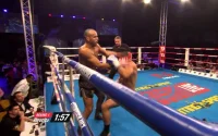 Incroyable combat de kick-boxing entre Mohamed Jaraya et Nordin Ben Moh (vidéo)