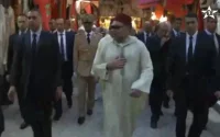 Un bain de foule géant de Mohammed VI à Fès (vidéo)