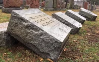Etats-Unis : des musulmans font une collecte pour réparer les tombes d'un cimetière juif profanées