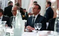 Emmanuel Macron participe à un Iftar à Paris (vidéo)