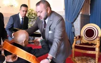 Vidéo : quand Mohammed VI décorait Pierre Bergé