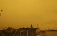 Le ciel français devient apocalyptique à cause du Sahara (photos)
