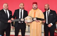 Les champions du monde MMA Abu Bakr et Ottman Azaitar reçus par le roi Mohammed VI (photo)