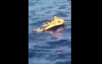 Un Marocain tente d'atteindre l'Espagne à bord d'une bouée (vidéo)