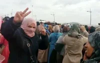 Des milliers de porteurs marocains manifestent pour entrer à Sebta (vidéo)