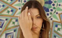 Miss Univers Iris Mittenaere critiquée pour ses bras nus à la mosquée Hassan II (photo)