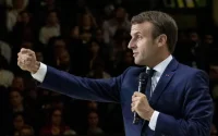 La position de Emmanuel Macron sur le voile attendue