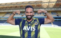 Adil Rami file en Russie
