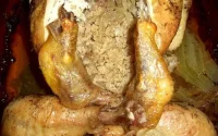 Poulet farci au couscous doux