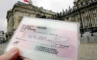 La France prolonge la validité des titres de séjour