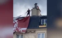 Le jeune acrobate ayant enlevé la banderole de Génération identitaire parle de son acte héroïque(vidéo)