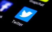 Twitter bannit le compte d'une personnalité raciste