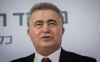 Amir Peretz, ministre israélien d'origine marocaine, se retire de la vie politique