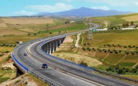 Grandes stades, autoroutes, TGV : le Maroc bûche sur ses infrastructures pour 2030