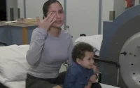 Du Maroc aux États-Unis : une famille marocaine parcourt 8000 km pour sauver son enfant (vidéo)