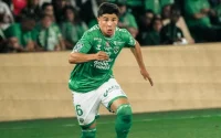 Benjamin Bouchouari sous le feu des critiques à Saint-Étienne
