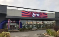 Injures racistes chez B&M : une plainte déposée
