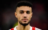 Noussair Mazraoui signe avec le FC Barcelone 
