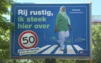 Femme voilée aux Pays-Bas : Une campagne de sécurité routière vire au dérapage raciste