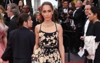 Hiba Abouk sans Achraf Hakimi au festival de Cannes, éblouit les stars d'Hollywood