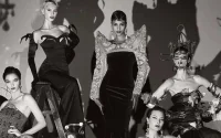 La Marocaine Imaan Hammam pose pour Moschino
