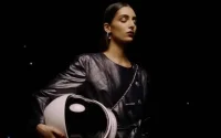 Nora Attal sur la lune avec Chanel 