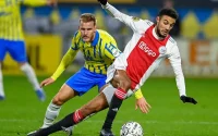 Arsenal et Barcelone se disputent Noussair Mazraoui