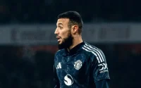 Noussair Mazraoui abandonne le match suite à une urgence
