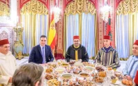 Le roi Mohammed VI offre un iftar en l'honneur de Pedro Sanchez (vidéo)