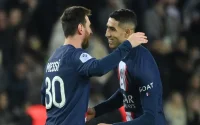 Achraf Hakimi se fait recadrer à la fin du match contre Toulouse