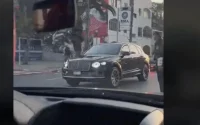 À Rabat, le cortège royal fait exception pour un piéton (vidéo)