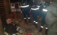 Face au froid, les sans-abris à Tanger appellent à l'aide