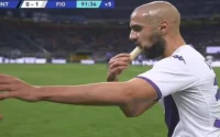 Le geste de Sofyan Amrabat qui a surpris les supporters de la Fiorentina