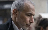 Mandat d'arrêt lancé à l'encontre de Tariq Ramadan