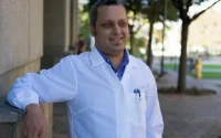 Un chercheur marocain promet un vaccin universel contre le Covid