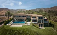 La villa de Cher à 75 millions de dollars : un palais de Malibu inspiré du Maroc