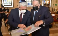 Yair Lapid a visité la synagogue Beth-El à Casablanca