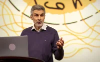 L'IA bientôt impossible à débrancher ? Yoshua Bengio alerte