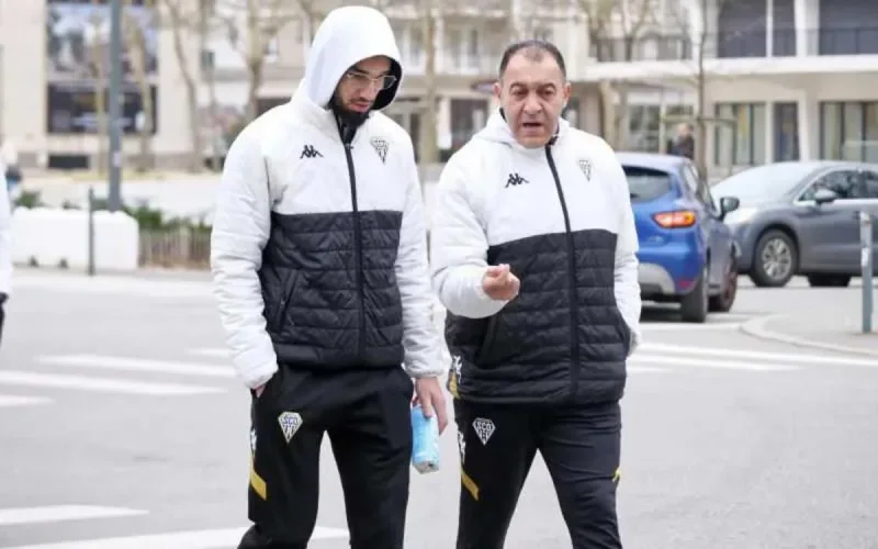 Abdel Bouhazama contraint de démissionner après ses propos polémiques