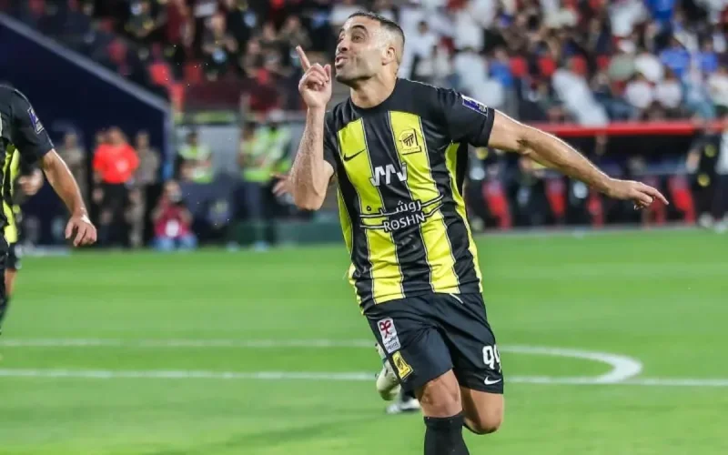 Abderrazak Hamdallah fouetté par un supporter après un match